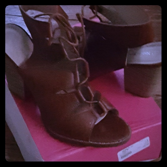 Lace up open toe sandal booties - Picture 2 of 4